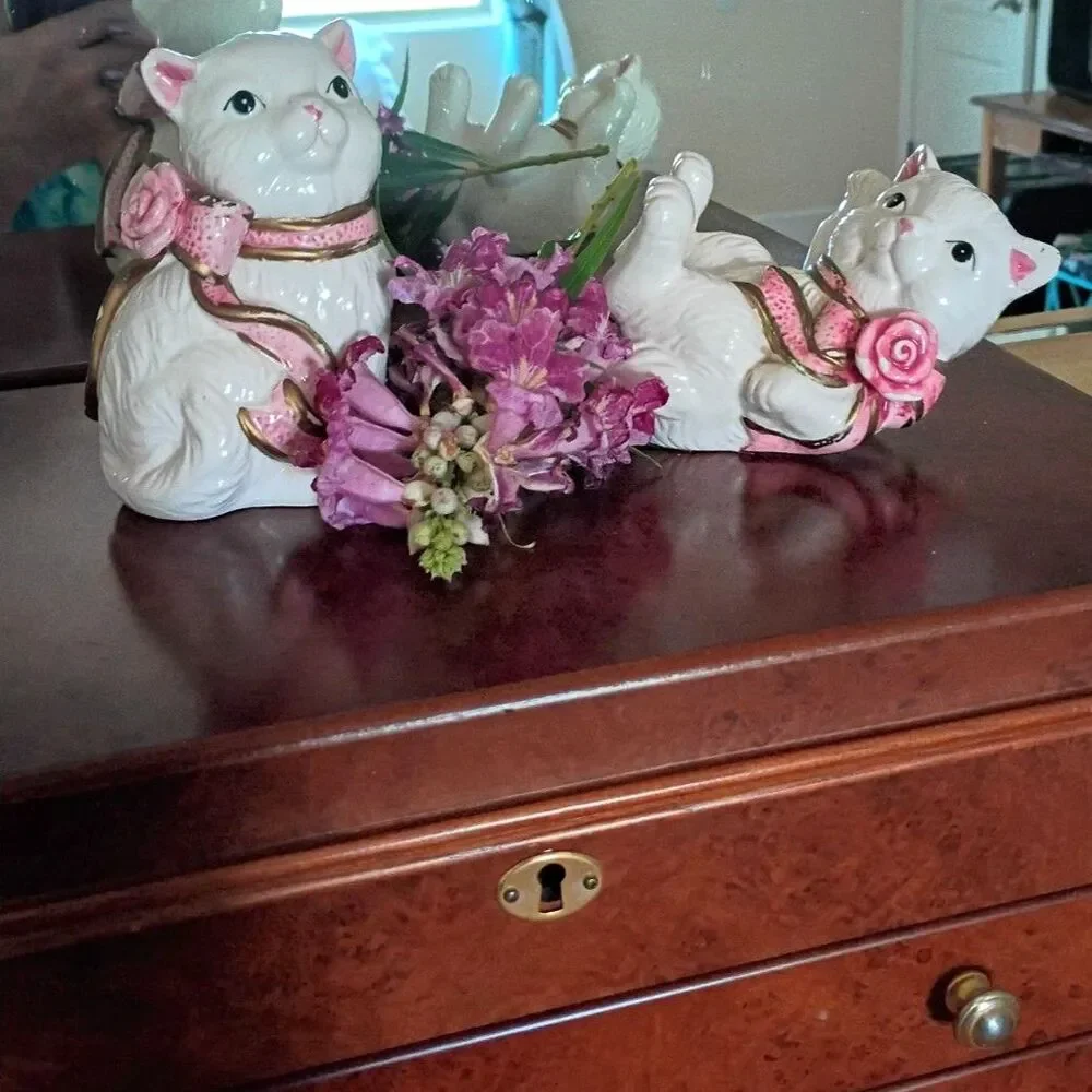 Ceramic Figurine Set White Persian Kittens adorned with pink ribbon collars~VTG~